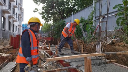 坚守岗位抓进度 工程建设 不打烊